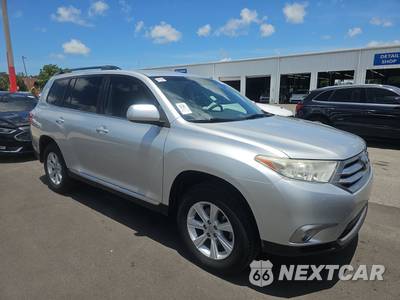 2013 Toyota Highlander Plus - zdjęcie 3 z 18 - miniatura
