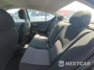 2015 Nissan Versa SV - zdjęcie 13 z 38 - miniatura