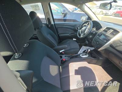 2015 Nissan Versa SV - zdjęcie 8 z 38 - miniatura