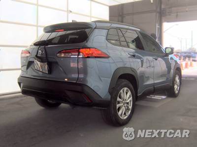2022 Toyota Corolla Cross LE - zdjęcie 4 z 21 - miniatura