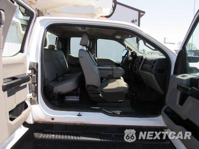 2019 Ford Super Duty F-550 Cab Chassis XL Extended Cab w/Rear Doors DRW - zdjęcie 18 z 55 - miniatura