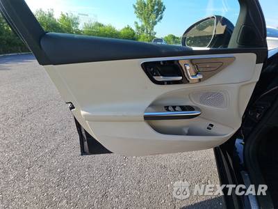 2022 Mercedes-Benz C 300 4MATIC Sedan - zdjęcie 9 z 24 - miniatura