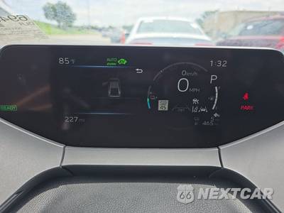 2026 Toyota Prius Plug-In Hybrid SE - zdjęcie 18 z 25 - miniatura