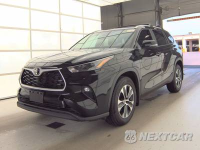 2023 Toyota Highlander XLE - zdjęcie 1 z 36 - miniatura