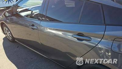 2017 Toyota Prius Prime Advanced - zdjęcie 26 z 27 - miniatura