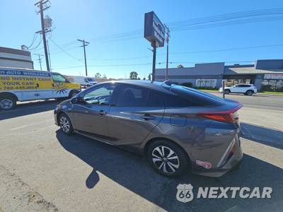 2017 Toyota Prius Prime Advanced - zdjęcie 6 z 27 - miniatura