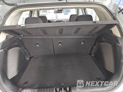 2025 Hyundai Venue SEL - zdjęcie 16 z 22 - miniatura