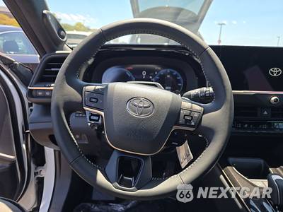 2025 Toyota Crown Signia Limited - zdjęcie 10 z 17 - miniatura
