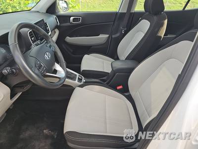 2025 Hyundai Venue SEL - zdjęcie 7 z 17 - miniatura
