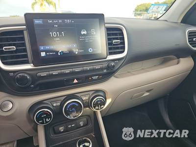 2025 Hyundai Venue SEL - zdjęcie 11 z 17 - miniatura