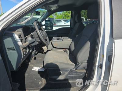 2026 Ford Super Duty F-250 XL Crew Cab Medium Bed - zdjęcie 7 z 23 - miniatura