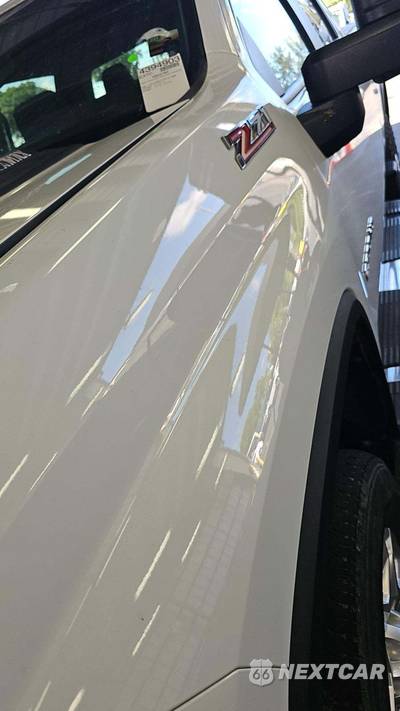 2024 Chevrolet Silverado 2500HD LT Crew Cab Medium Bed 1LT - zdjęcie 25 z 29 - miniatura