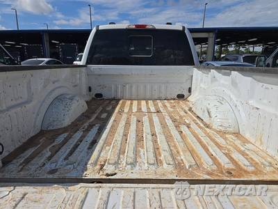 2026 Ford Super Duty F-250 XL Crew Cab Medium Bed - zdjęcie 16 z 24 - miniatura