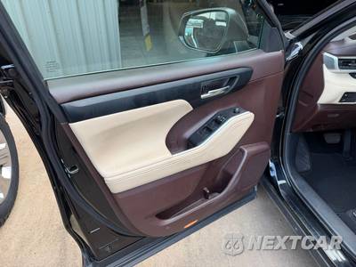2021 Toyota Highlander XLE - zdjęcie 10 z 33 - miniatura