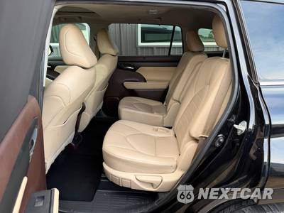 2021 Toyota Highlander XLE - zdjęcie 12 z 33 - miniatura