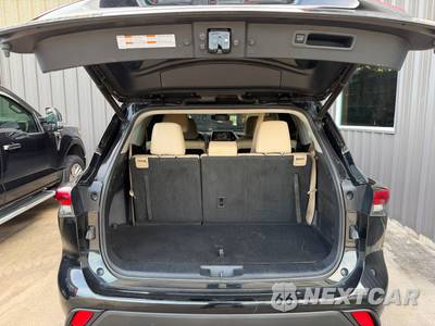 2021 Toyota Highlander XLE - zdjęcie 25 z 33 - miniatura
