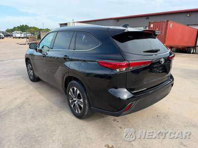 2021 Toyota Highlander XLE - zdjęcie 6 z 33 - miniatura