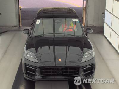 2026 Porsche Cayenne GTS - zdjęcie 2 z 18 - miniatura