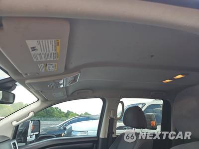 2021 Nissan TITAN SV Crew Cab Short Bed - zdjęcie 17 z 24 - miniatura