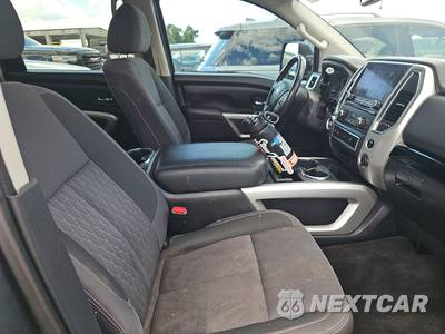 2021 Nissan TITAN SV Crew Cab Short Bed - zdjęcie 8 z 24 - miniatura
