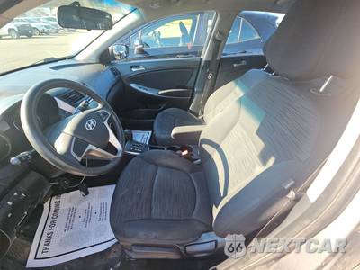 2017 Hyundai Accent SE Hatchback - zdjęcie 7 z 23 - miniatura