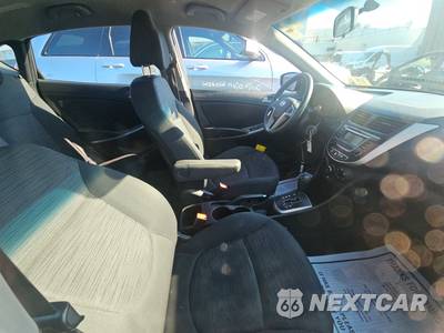 2017 Hyundai Accent SE Hatchback - zdjęcie 8 z 23 - miniatura