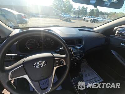 2017 Hyundai Accent SE Hatchback - zdjęcie 11 z 23 - miniatura