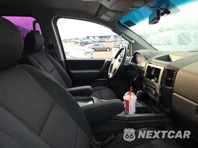 2012 Nissan TITAN SV Crew Cab Short Bed - zdjęcie 8 z 45 - miniatura