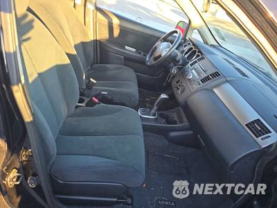 2012 Nissan Versa 1.8 S Hatchback - zdjęcie 8 z 29 - miniatura