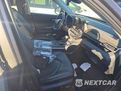 2023 Toyota Highlander XLE - zdjęcie 8 z 36 - miniatura