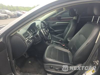 2017 Volkswagen Passat 1.8T R-Line w/Comfort Pkg - zdjęcie 7 z 36 - miniatura
