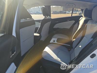 2017 Toyota Prius Prime Plus - zdjęcie 13 z 41 - miniatura