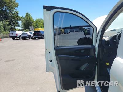 2017 Mercedes-Benz Metris Cargo Van 126.0" WB - zdjęcie 9 z 46 - miniatura