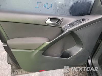 2013 Volkswagen Tiguan S w/Sunroof - zdjęcie 9 z 41 - miniatura