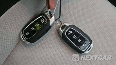 2025 Hyundai Venue SEL - zdjęcie 17 z 24 - miniatura