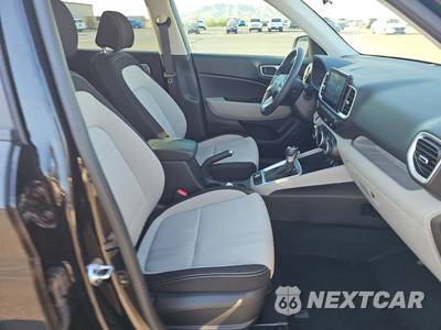2025 Hyundai Venue SEL - zdjęcie 8 z 24 - miniatura