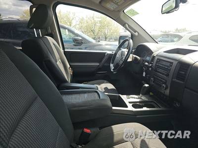 2012 Nissan TITAN SV Crew Cab Short Bed - zdjęcie 8 z 42 - miniatura