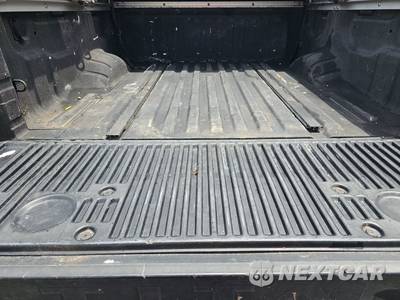 2018 Nissan TITAN SV Crew Cab Short Bed - zdjęcie 16 z 23 - miniatura