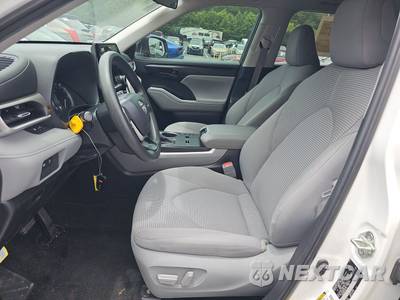 2023 Toyota Highlander L - zdjęcie 7 z 24 - miniatura