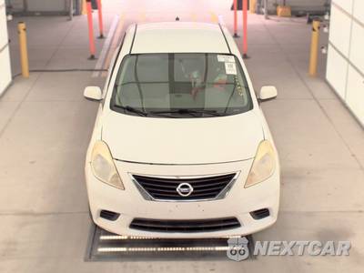 2013 Nissan Versa 1.6 SV - zdjęcie 2 z 32 - miniatura