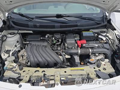 2013 Nissan Versa 1.6 SV - zdjęcie 15 z 32 - miniatura