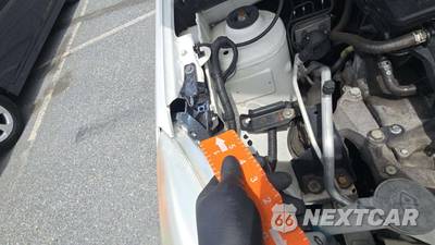 2013 Nissan Versa 1.6 SV - zdjęcie 21 z 32 - miniatura