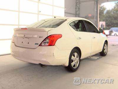 2013 Nissan Versa 1.6 SV - zdjęcie 4 z 32 - miniatura