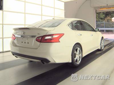 2017 Nissan Altima 2.5 SL - zdjęcie 4 z 29 - miniatura