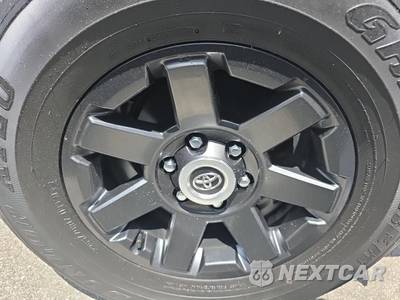 2022 Toyota 4Runner Trail Special Edition - zdjęcie 11 z 22 - miniatura