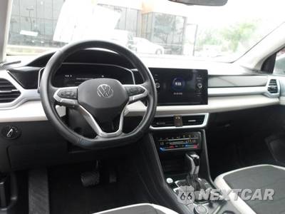 2025 Volkswagen Taos SE - zdjęcie 5 z 20 - miniatura