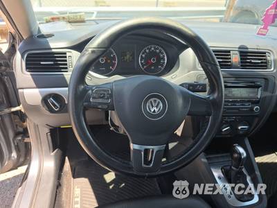 2013 Volkswagen Jetta SE Sedan w/Convenience - zdjęcie 10 z 49 - miniatura