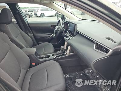 2022 Toyota Corolla Cross LE - zdjęcie 8 z 23 - miniatura