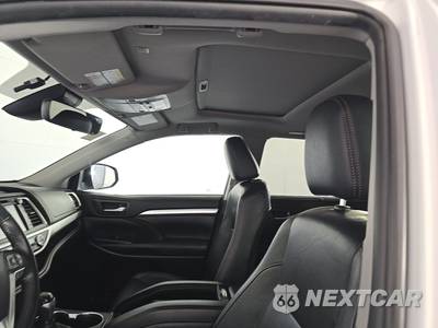 2019 Toyota Highlander XLE - zdjęcie 15 z 18 - miniatura