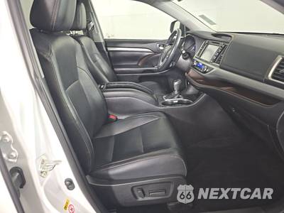 2019 Toyota Highlander XLE - zdjęcie 8 z 18 - miniatura